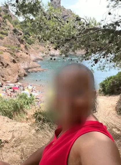 Lara, 33 años
